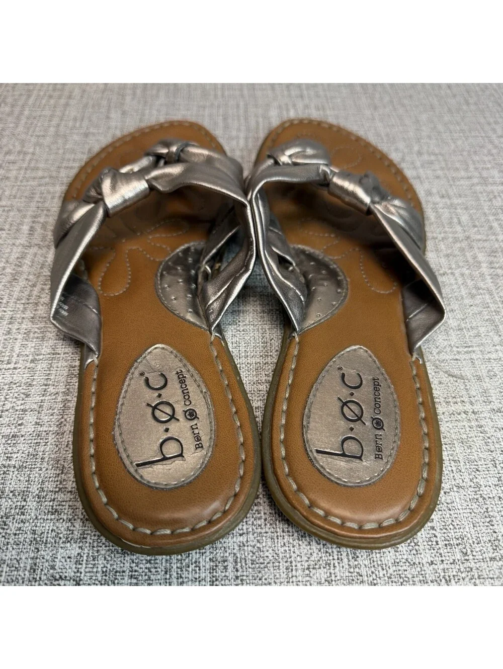 b.o.c. Born Concept Sandals Womens Sz 8 Pewter Metallic Knotted Thong Flip Flops